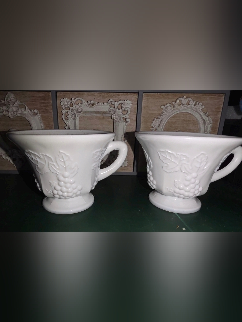 Vintage. Set of 2 Indiana Milk Glass Hatvest Grape Teacups.